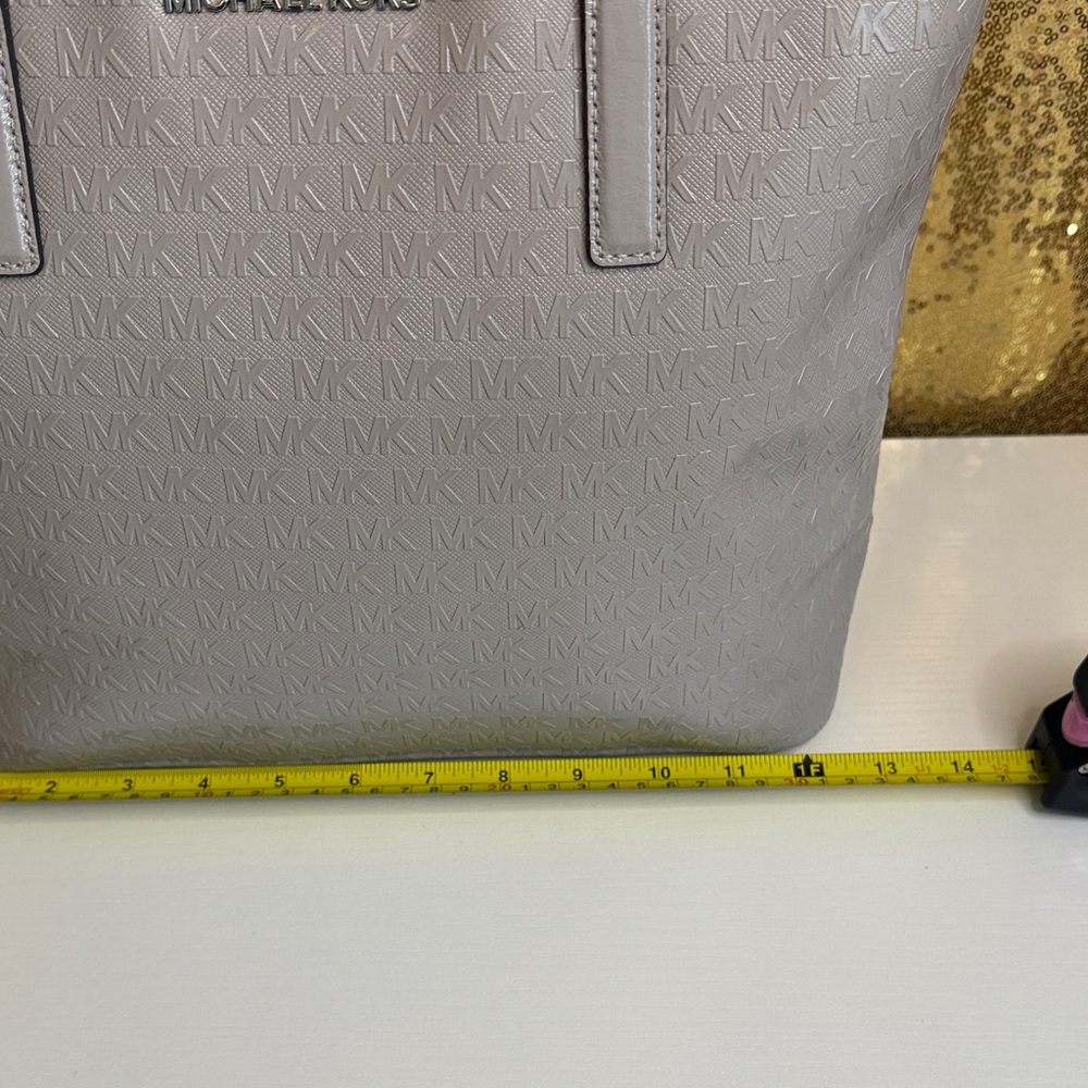 Michael Kors Monogrammed Gray Tote bag - Picture 6 of 15